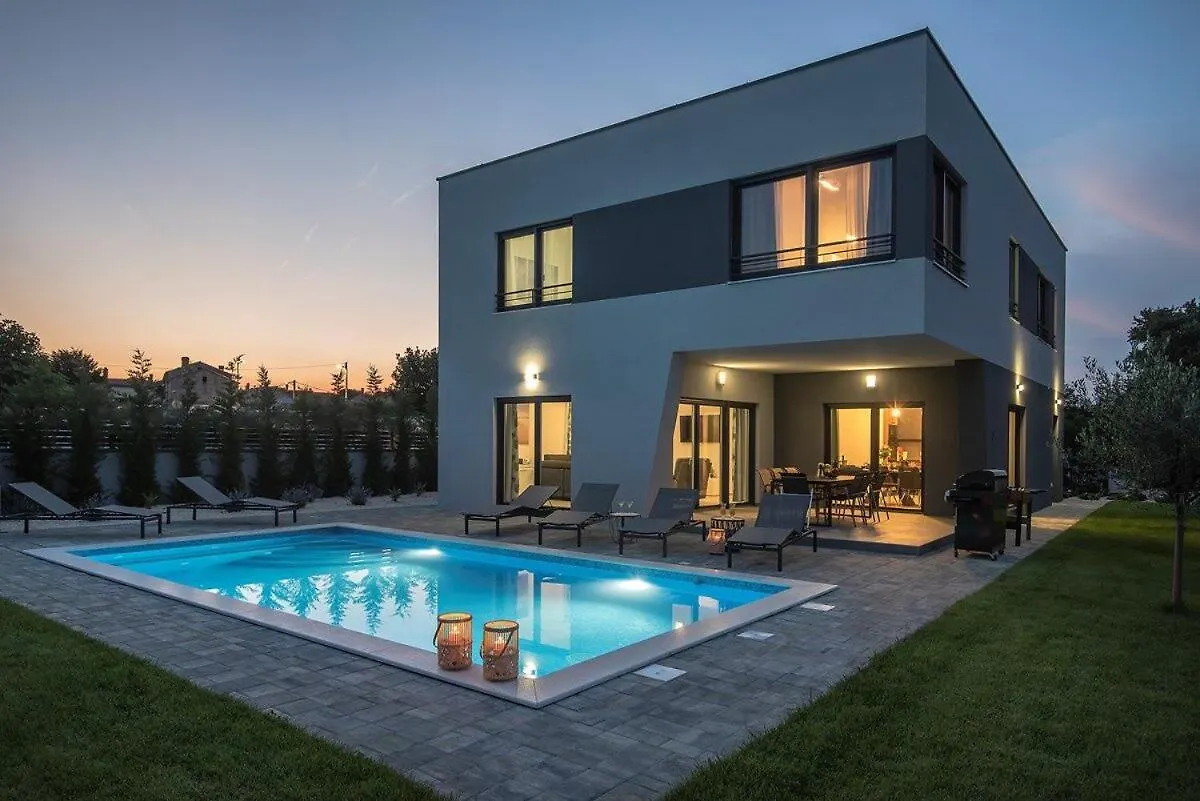Villa Tika Pula 0*,  Croatia