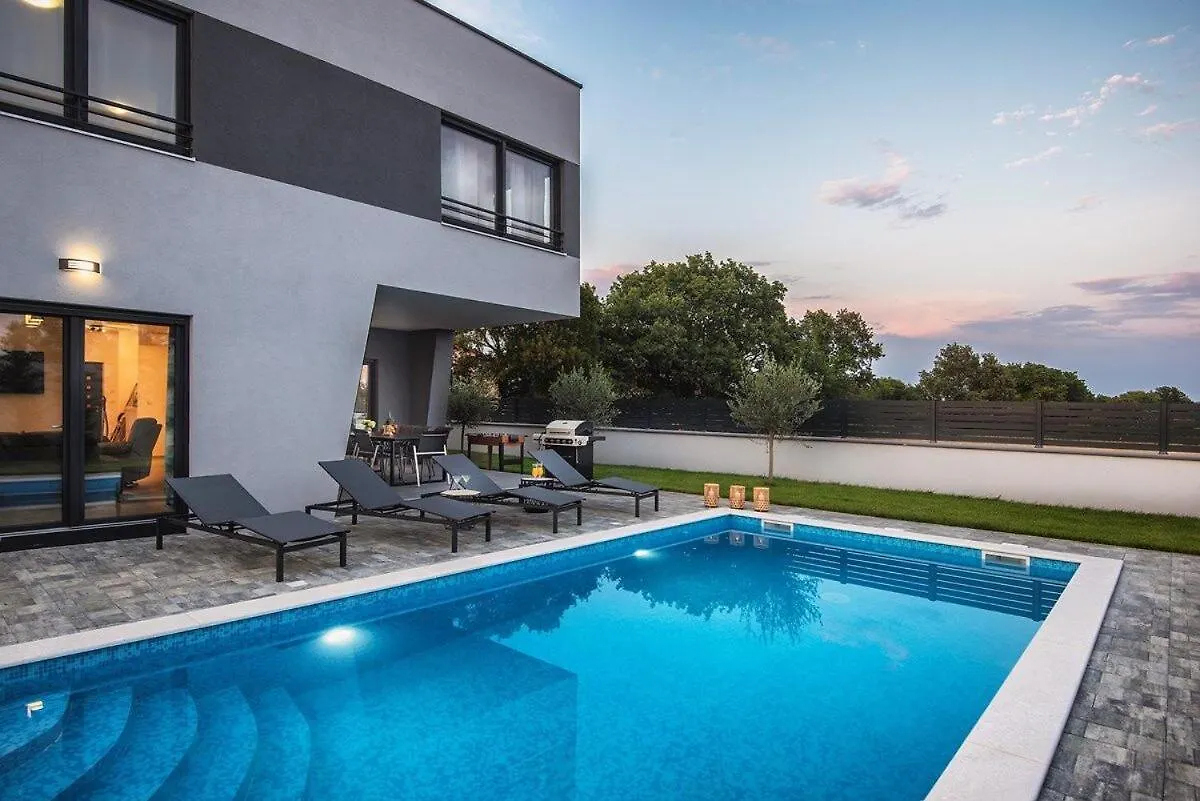 Villa Tika Pula